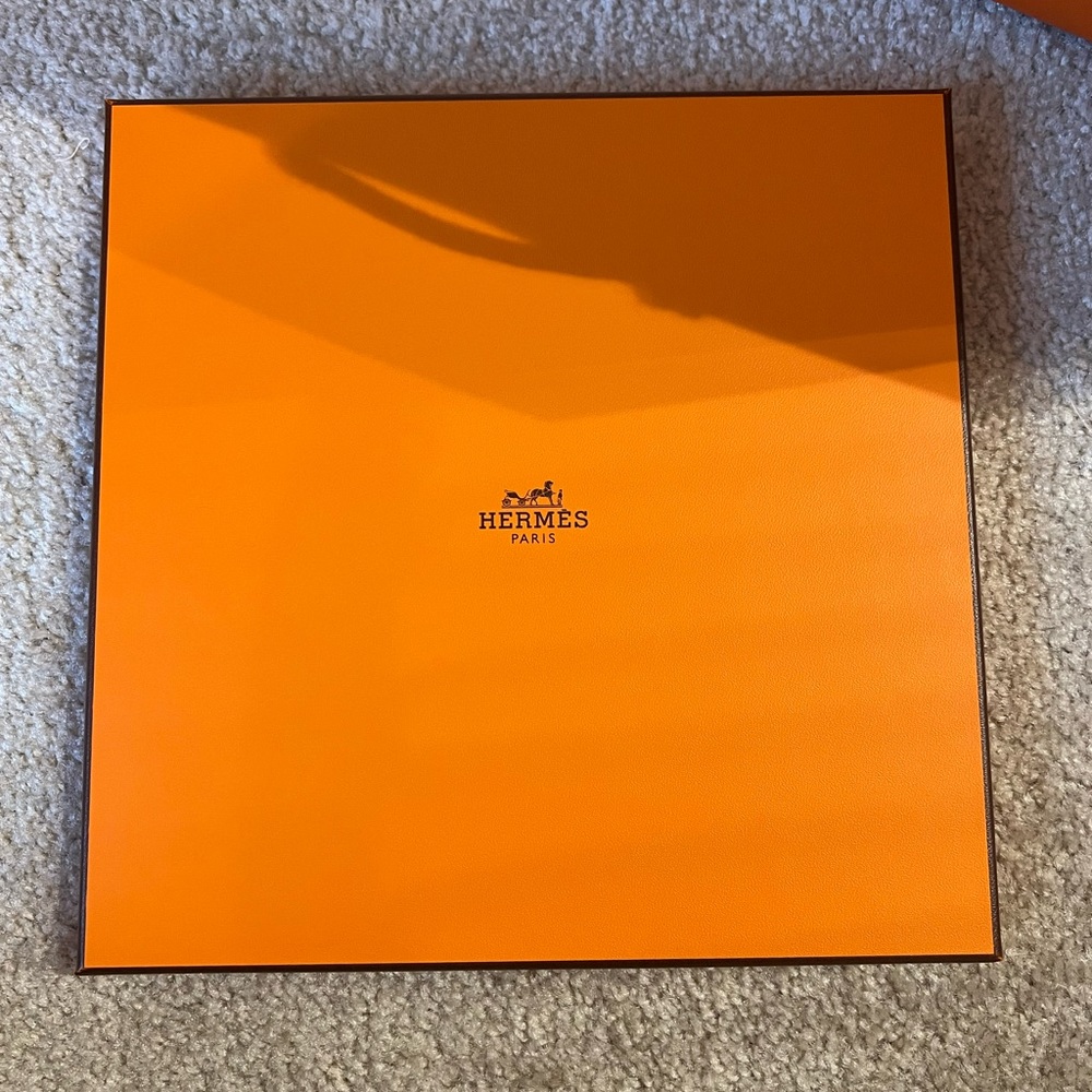 Hermes Garde-Robe Pop Charm Triangle 70 - image 4